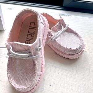 Toddler/Baby girl Hey Dude, size 5.